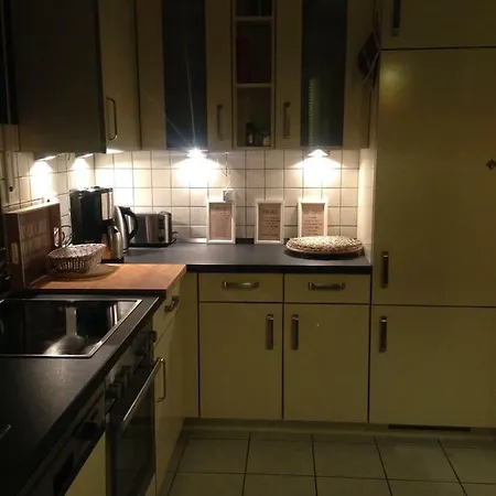 Beverlodge Apartment *